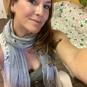 Meet your Posher, Laura